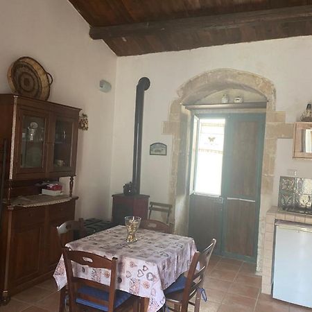 Casa Martina Villa Палацоло Акрейде Екстериор снимка