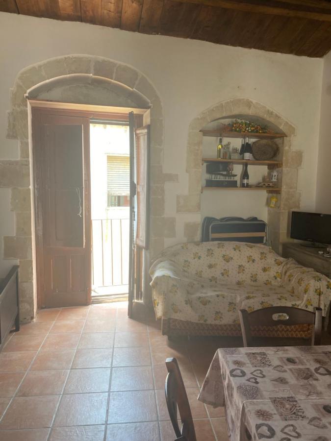 Casa Martina Villa Палацоло Акрейде Екстериор снимка